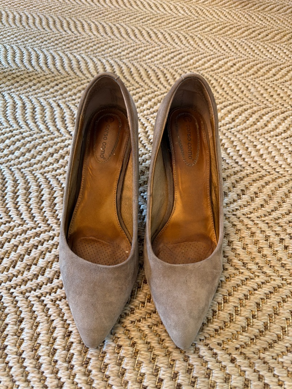 Corso Como suede pumps